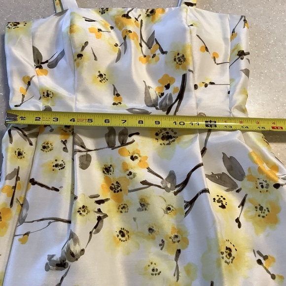 Vintage J Howard Sundress Size 6 White with Yellow Flowers Fully Lined - Picture 11 of 16